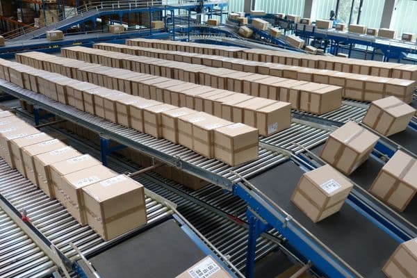 Warehouse logistics conveyor system